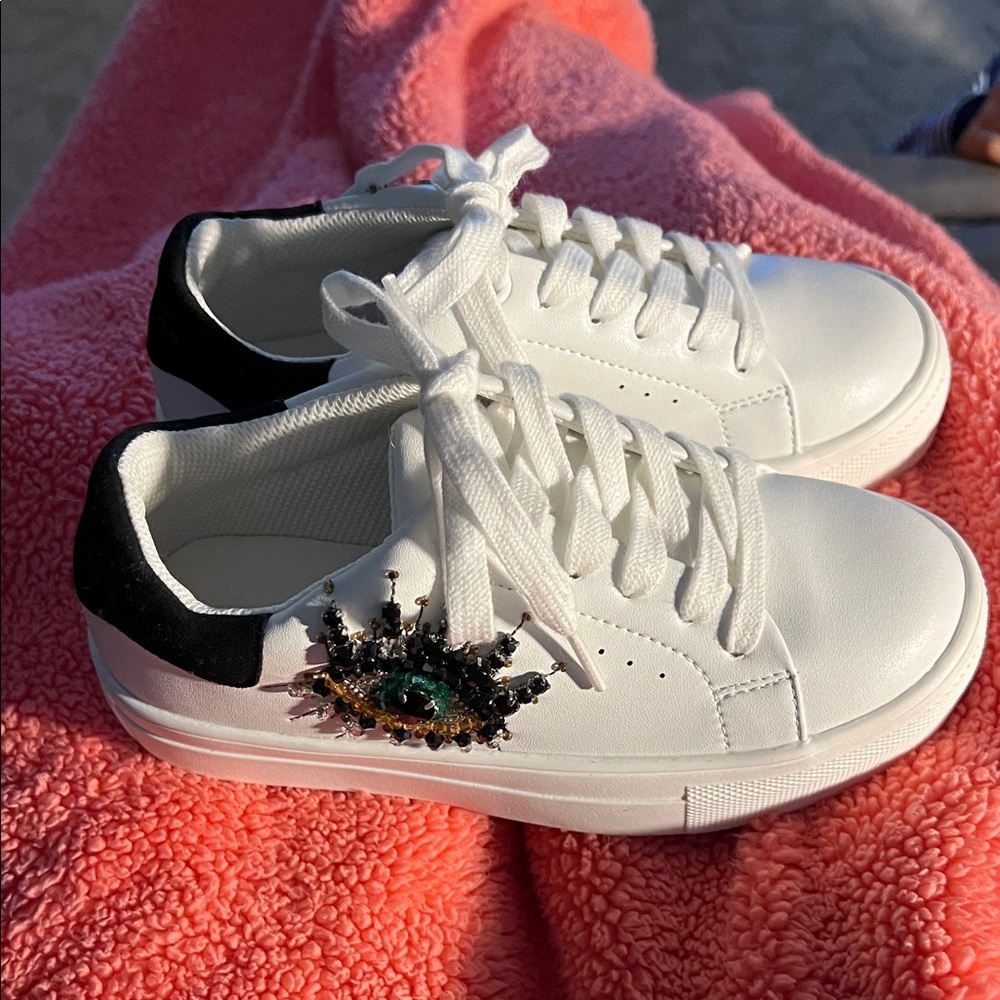 New Kurt Geiger London White and Black Sneakers with Eye Embellishment size 13